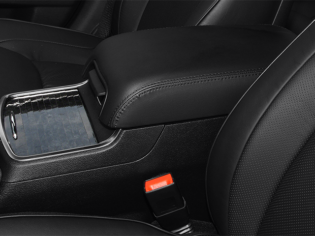 2014 Chrysler 300 4dr Sdn AWD