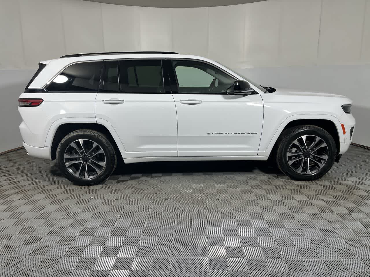 2022 Jeep Grand Cherokee Overland