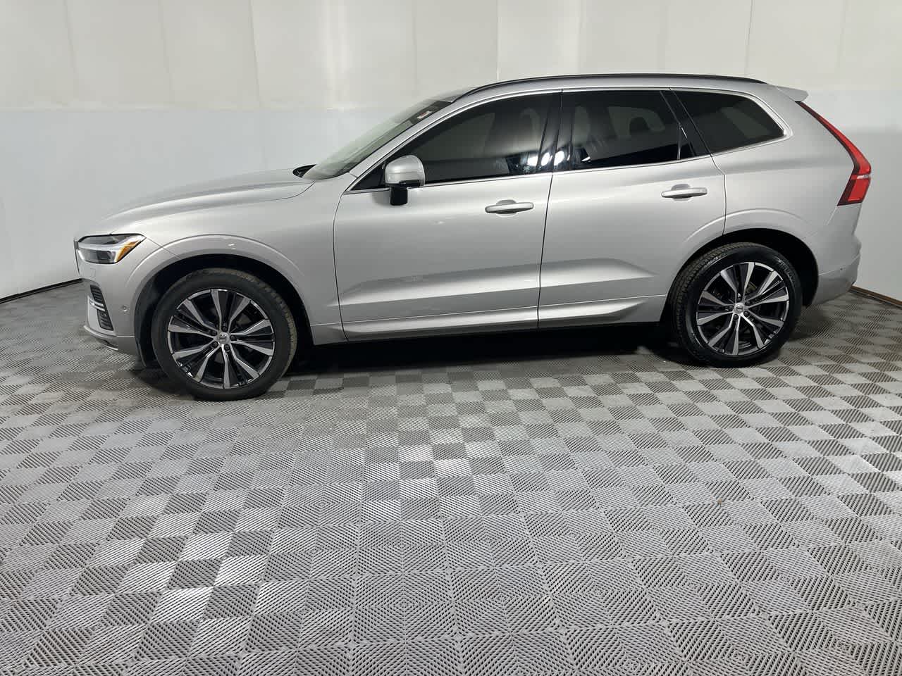 2022 Volvo XC60 Momentum