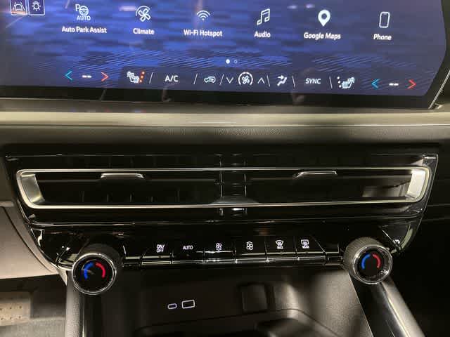 2024 Chevrolet Traverse FWD LT