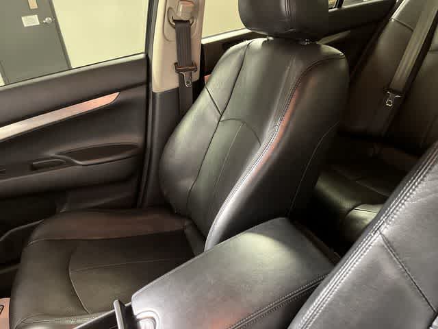 2015 INFINITI Q40 4dr Sdn AWD