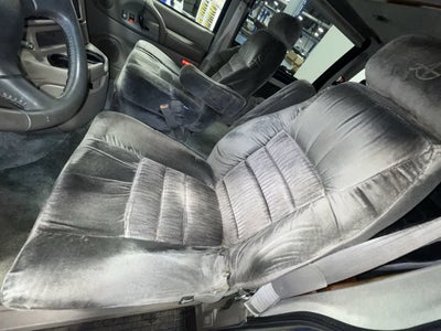 2000 Chevrolet Astro w/YF7