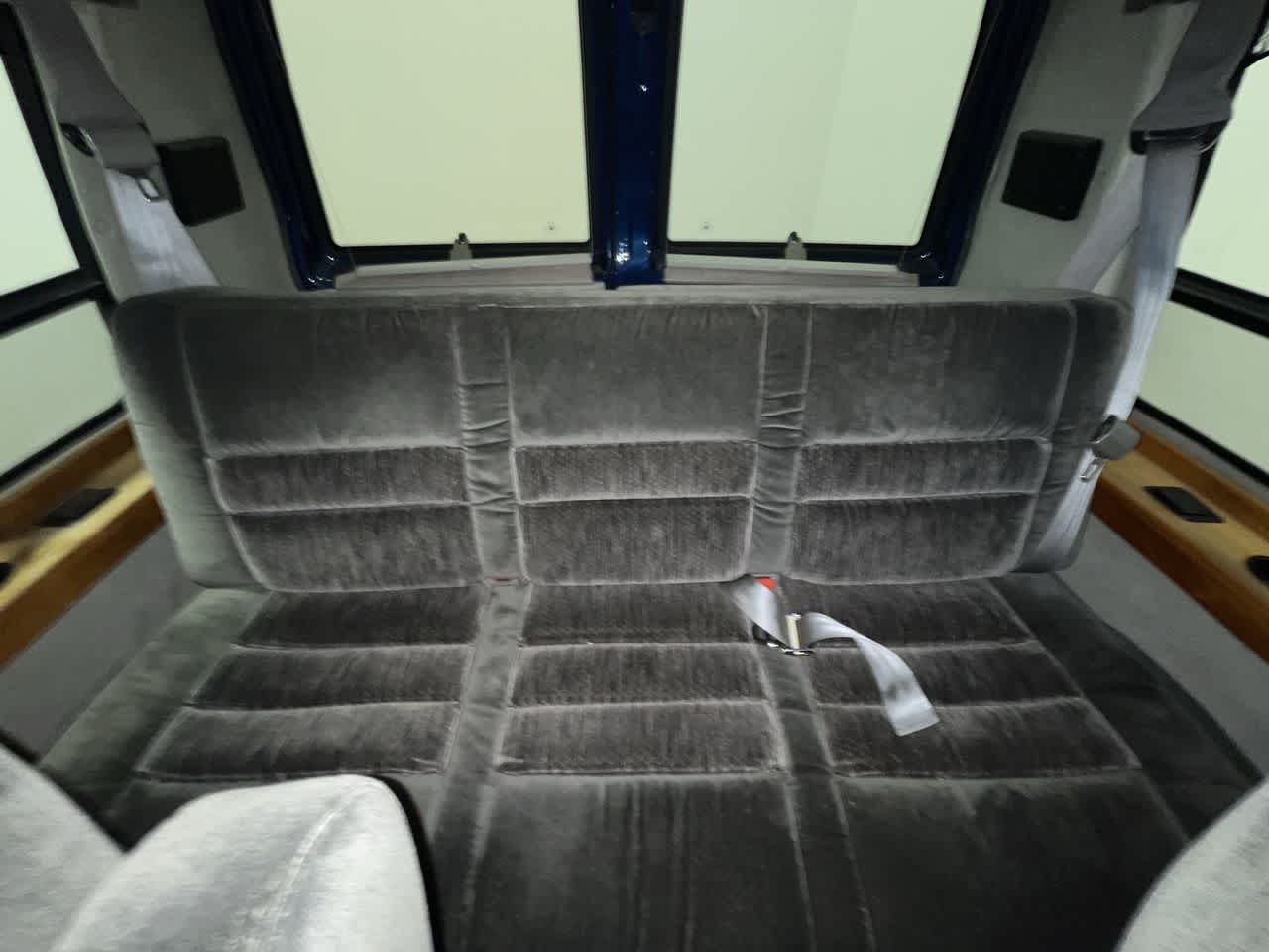 2000 Chevrolet Astro w/YF7