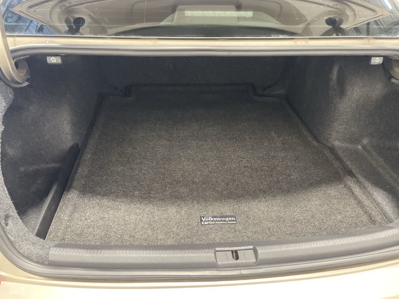 2016 Volkswagen Passat 1.8T SE