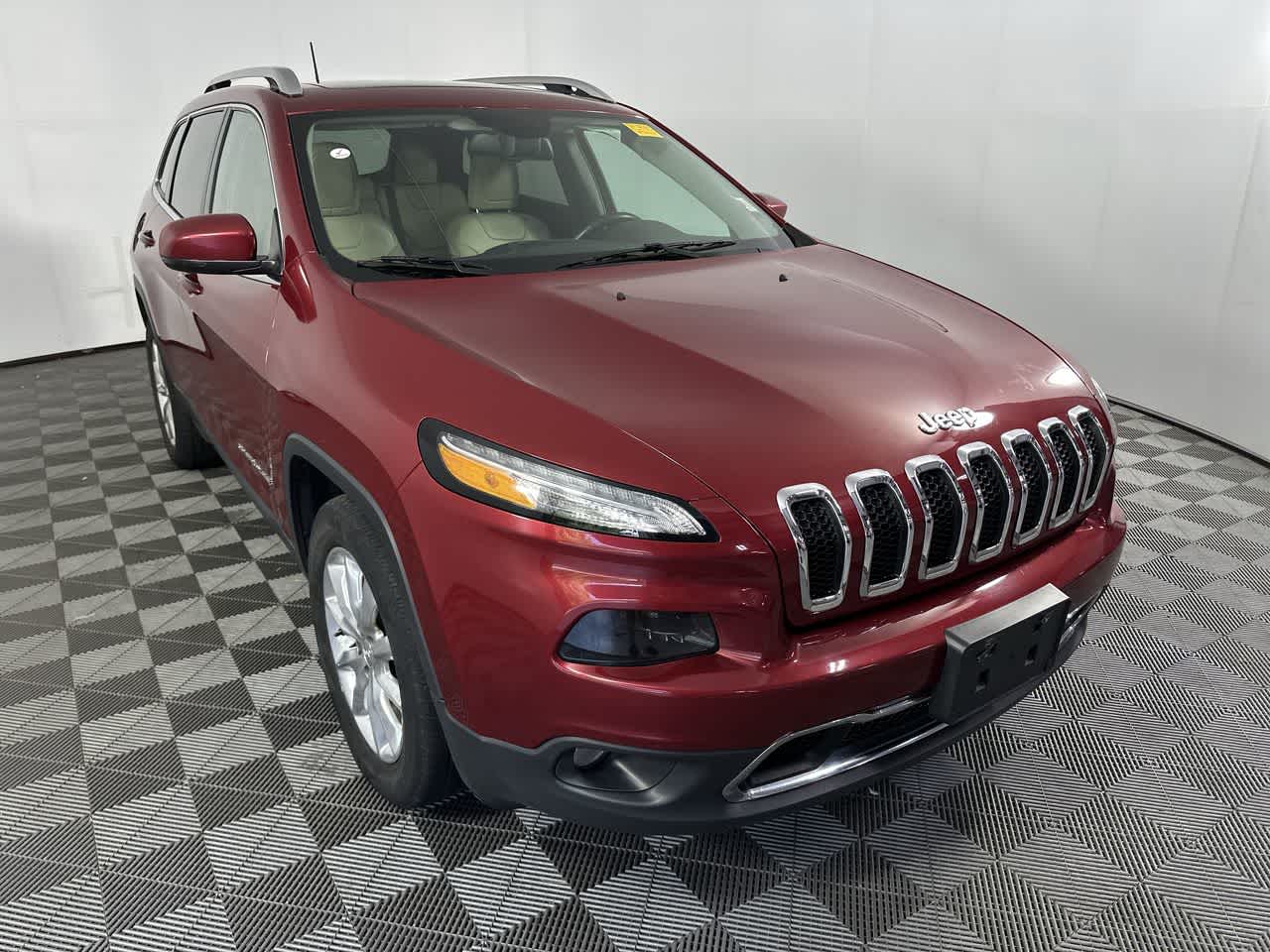 Used 2017 Jeep Cherokee Limited with VIN 1C4PJMDS2HW638452 for sale in Rushville, IN