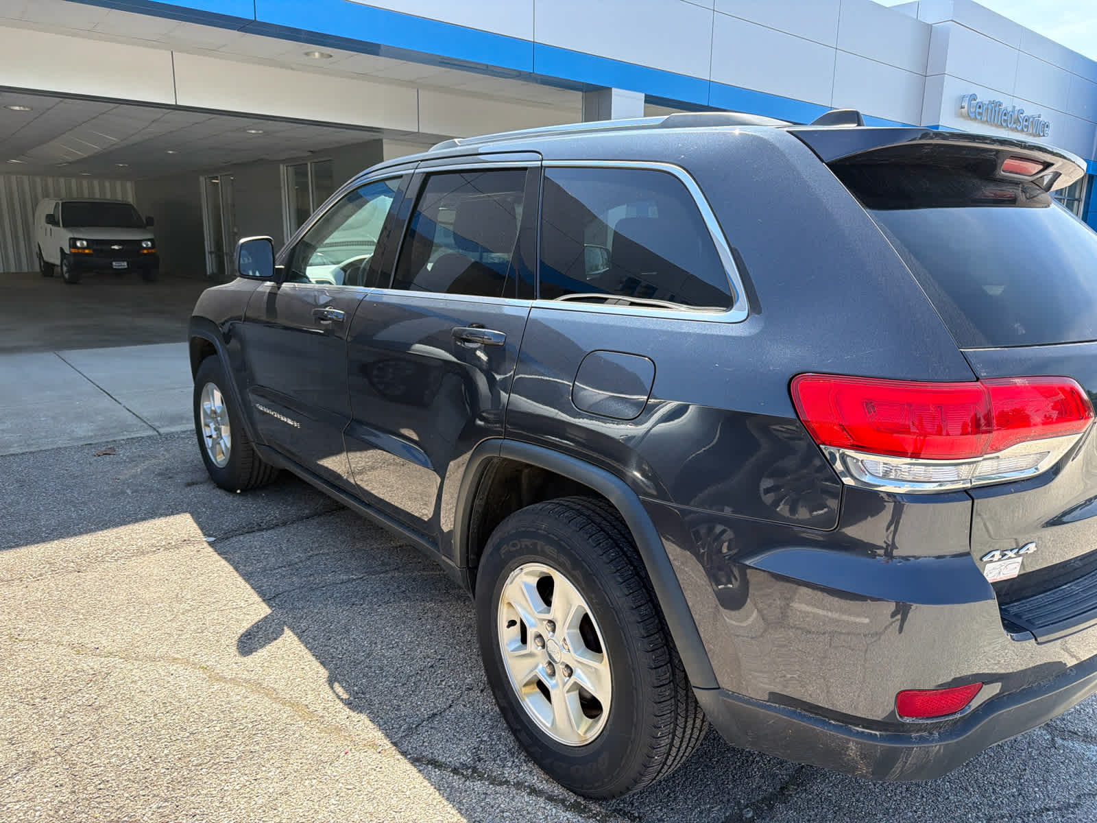 Used 2016 Jeep Grand Cherokee Laredo E with VIN 1C4RJFAGXGC327713 for sale in Rushville, IN