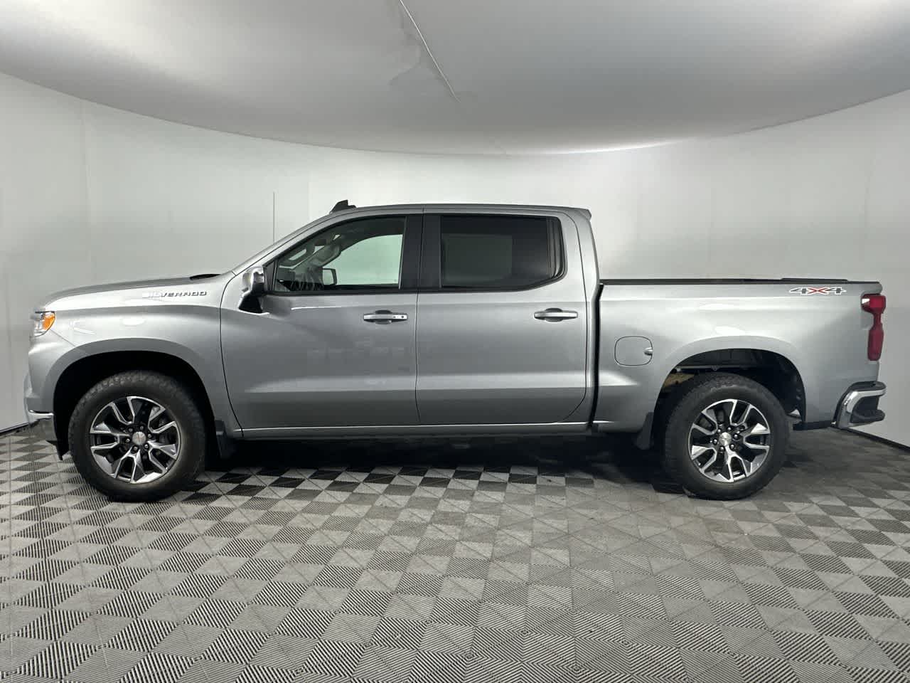 2024 Chevrolet Silverado 1500 LT (2FL)