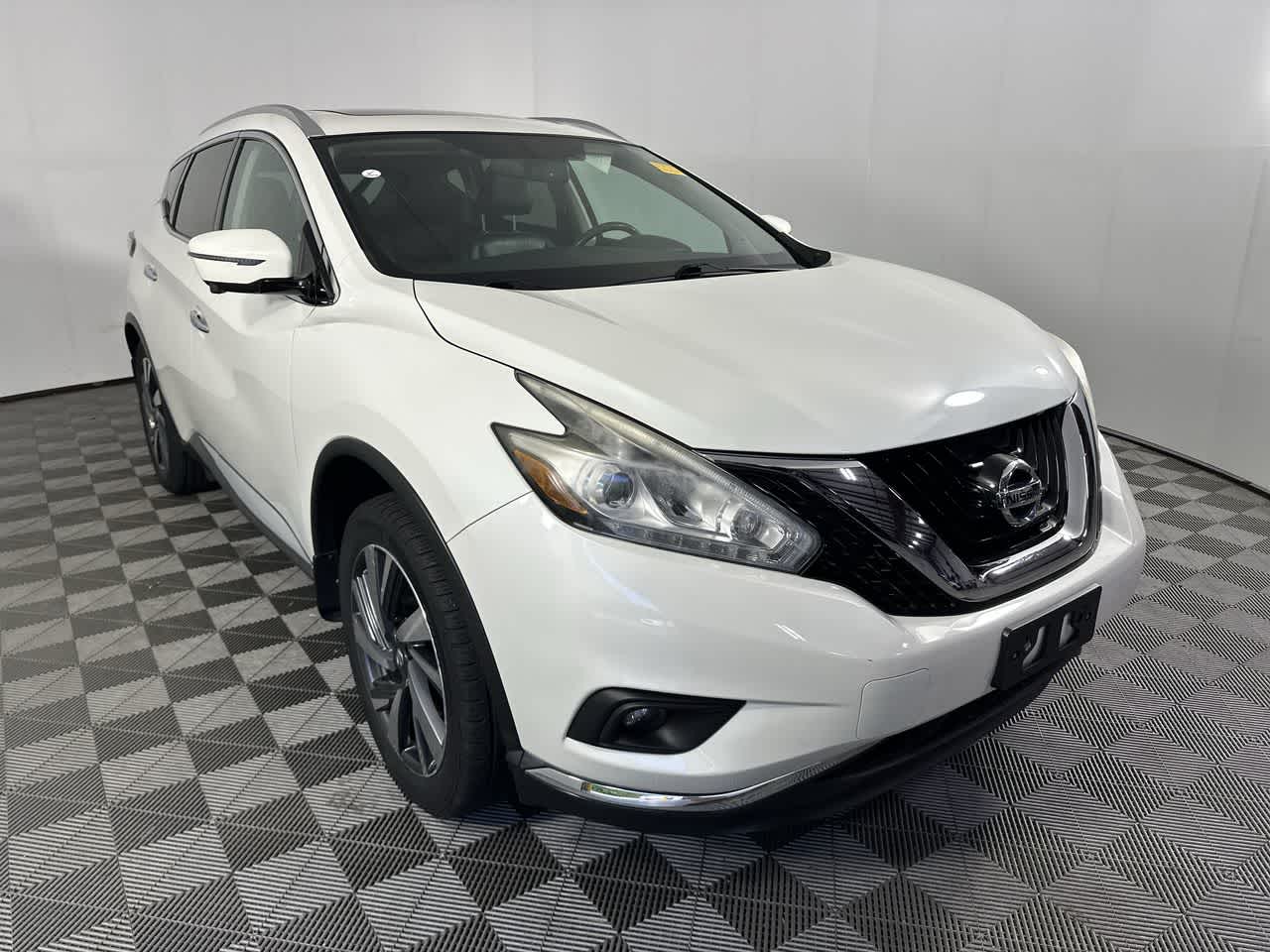 Used 2016 Nissan Murano Platinum with VIN 5N1AZ2MH0GN162130 for sale in Rushville, IN