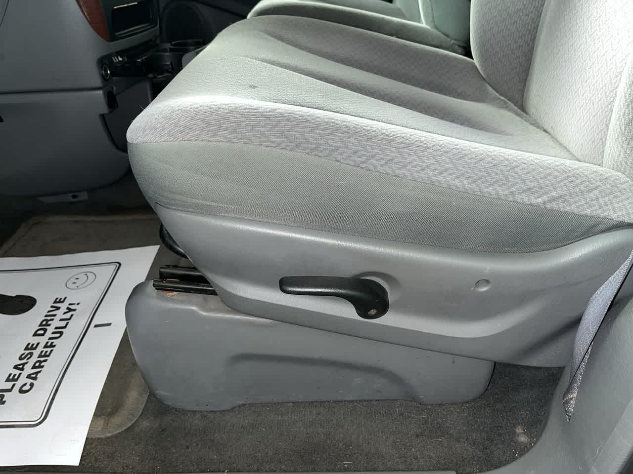 2006 Chrysler Town & Country SWB Base