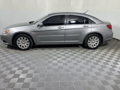 2013 Chrysler 200 Touring