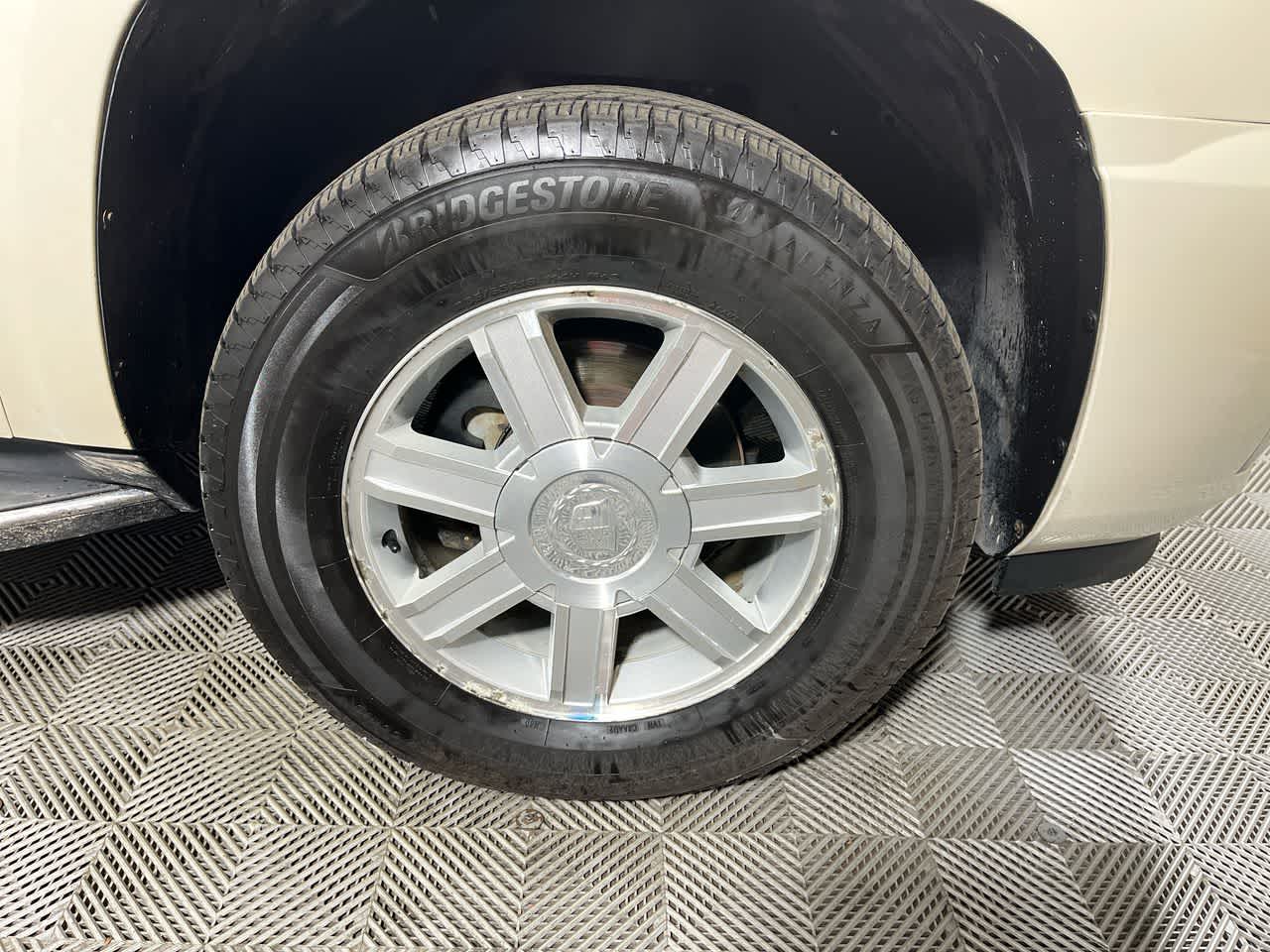 2010 Cadillac Escalade Base