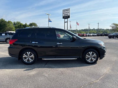 2020 Nissan Pathfinder SV