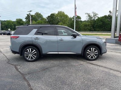 2022 Nissan Pathfinder Platinum