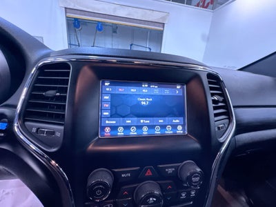 2020 Jeep Grand Cherokee Laredo E