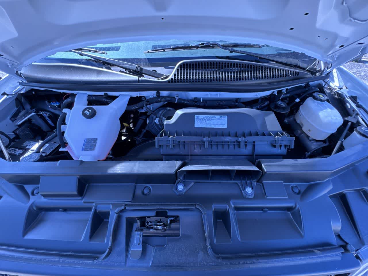 2025 Chevrolet Express Cutaway 3500 1WT