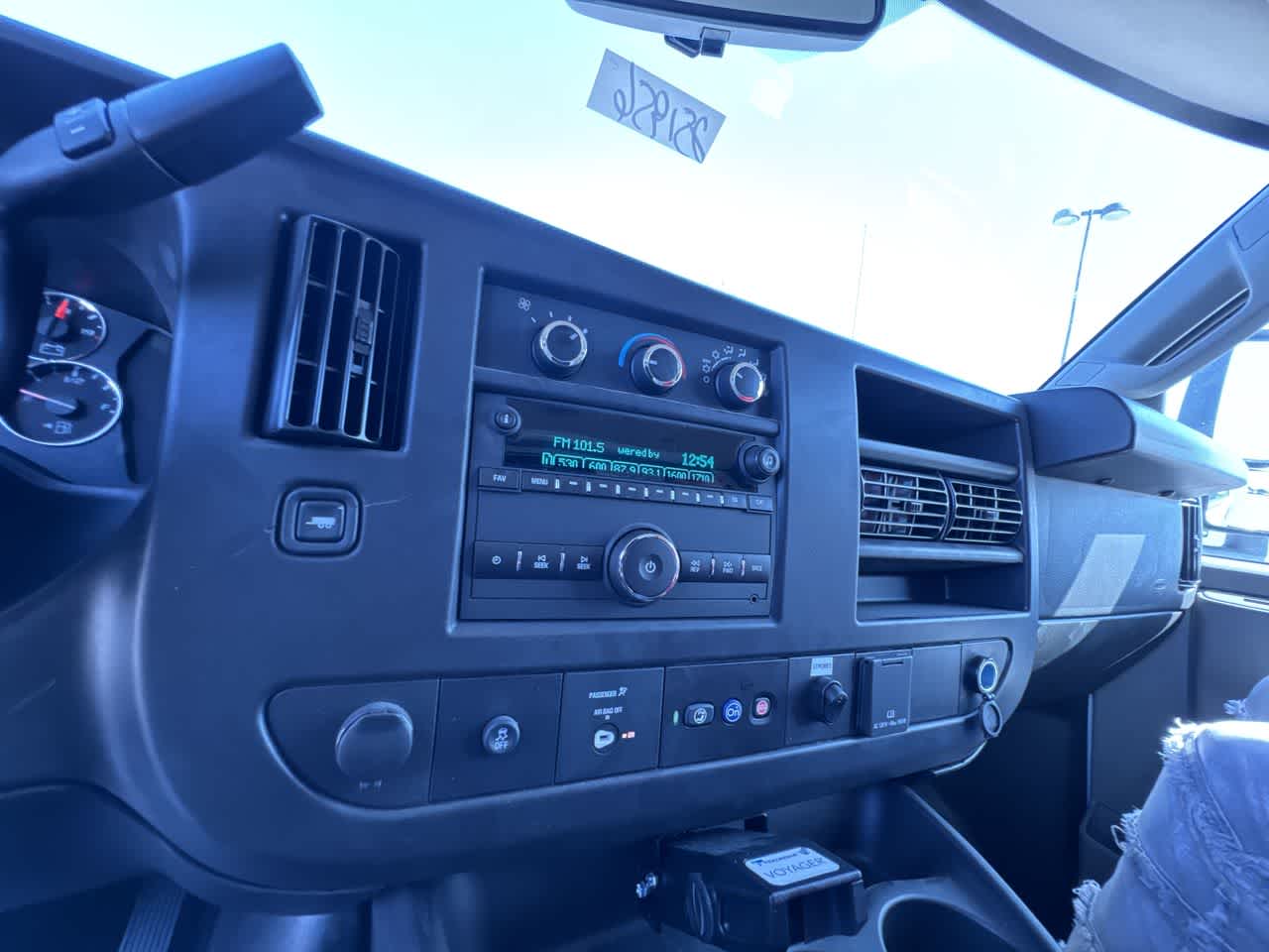 2025 Chevrolet Express Cutaway 3500 1WT