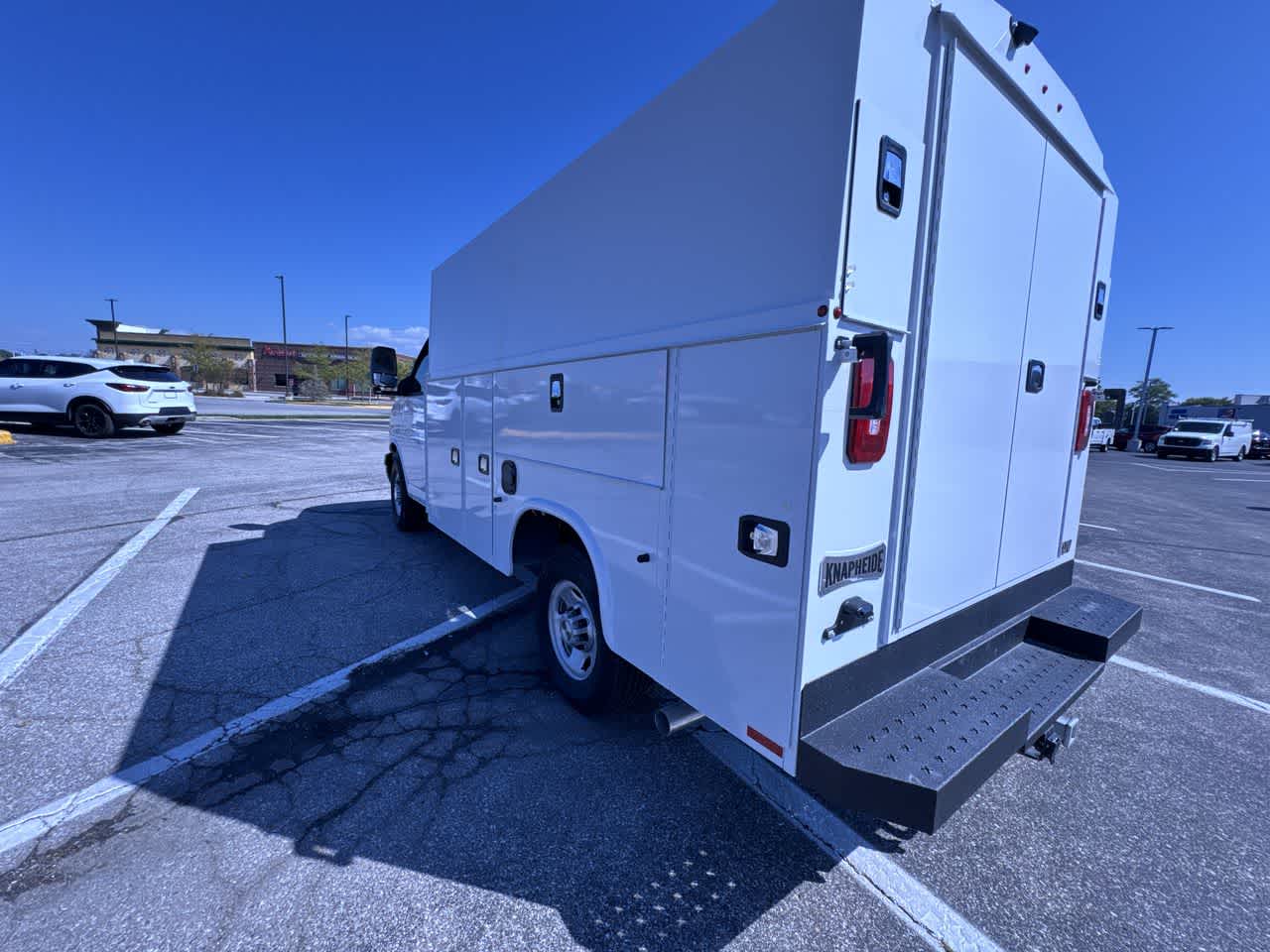 2025 Chevrolet Express Cutaway 3500 1WT