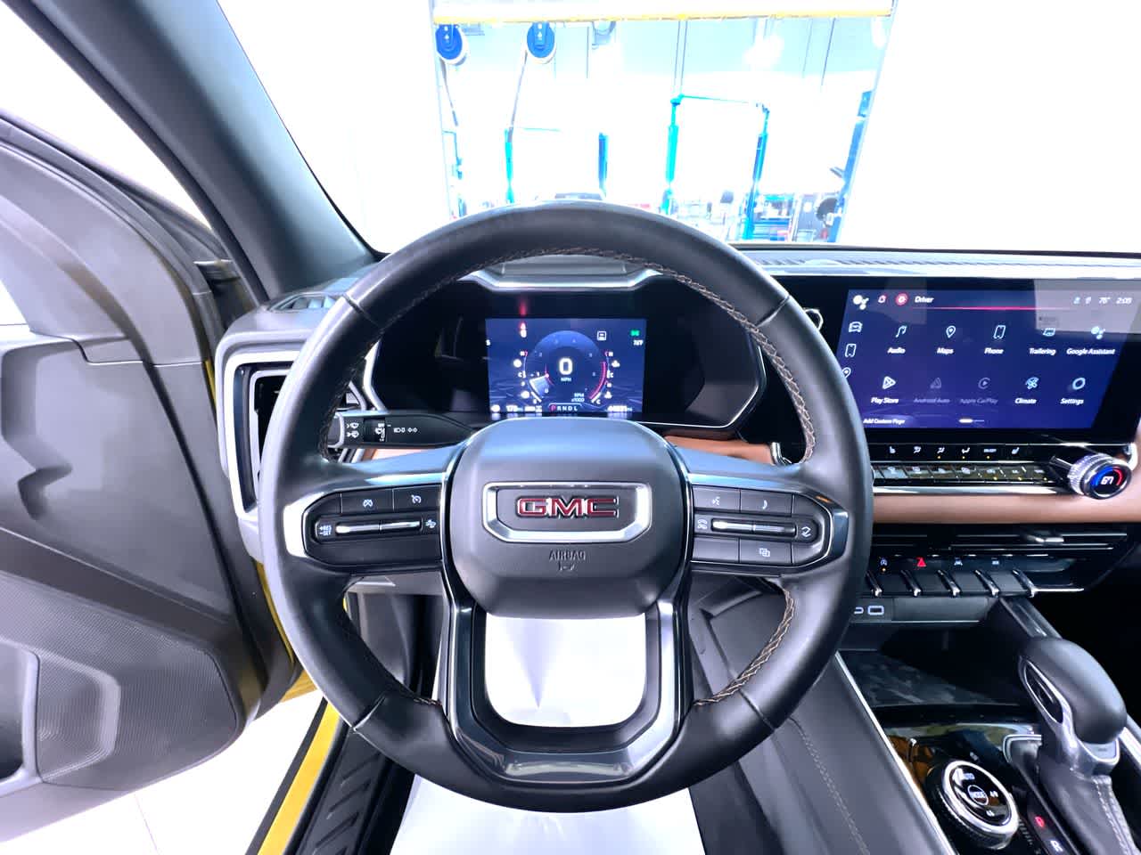 2023 GMC Canyon 4WD AT4