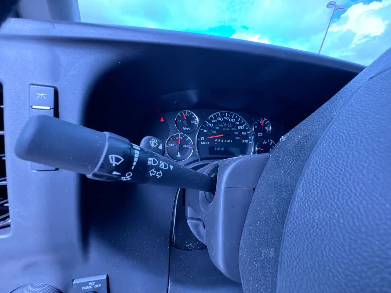 2025 Chevrolet Express Cutaway 3500 1WT