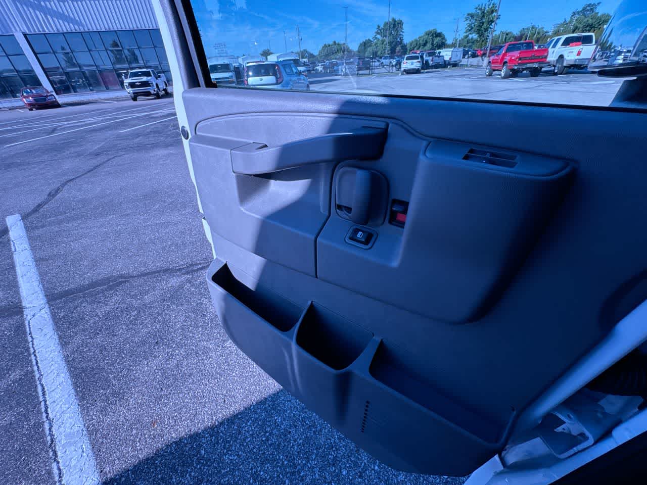 2026 Chevrolet Express Cutaway 3500 1WT