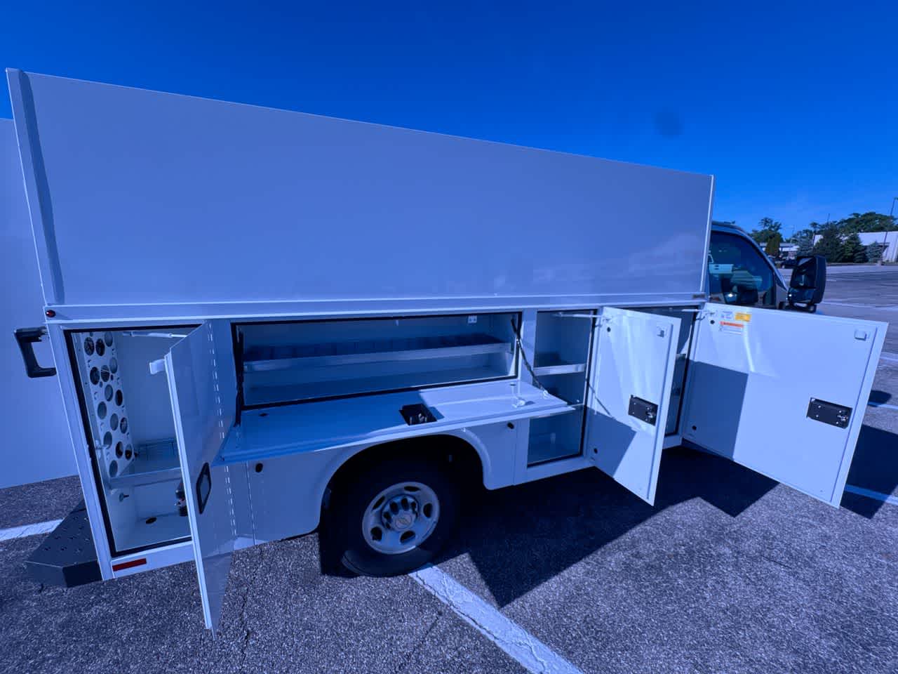 2026 Chevrolet Express Cutaway 3500 1WT