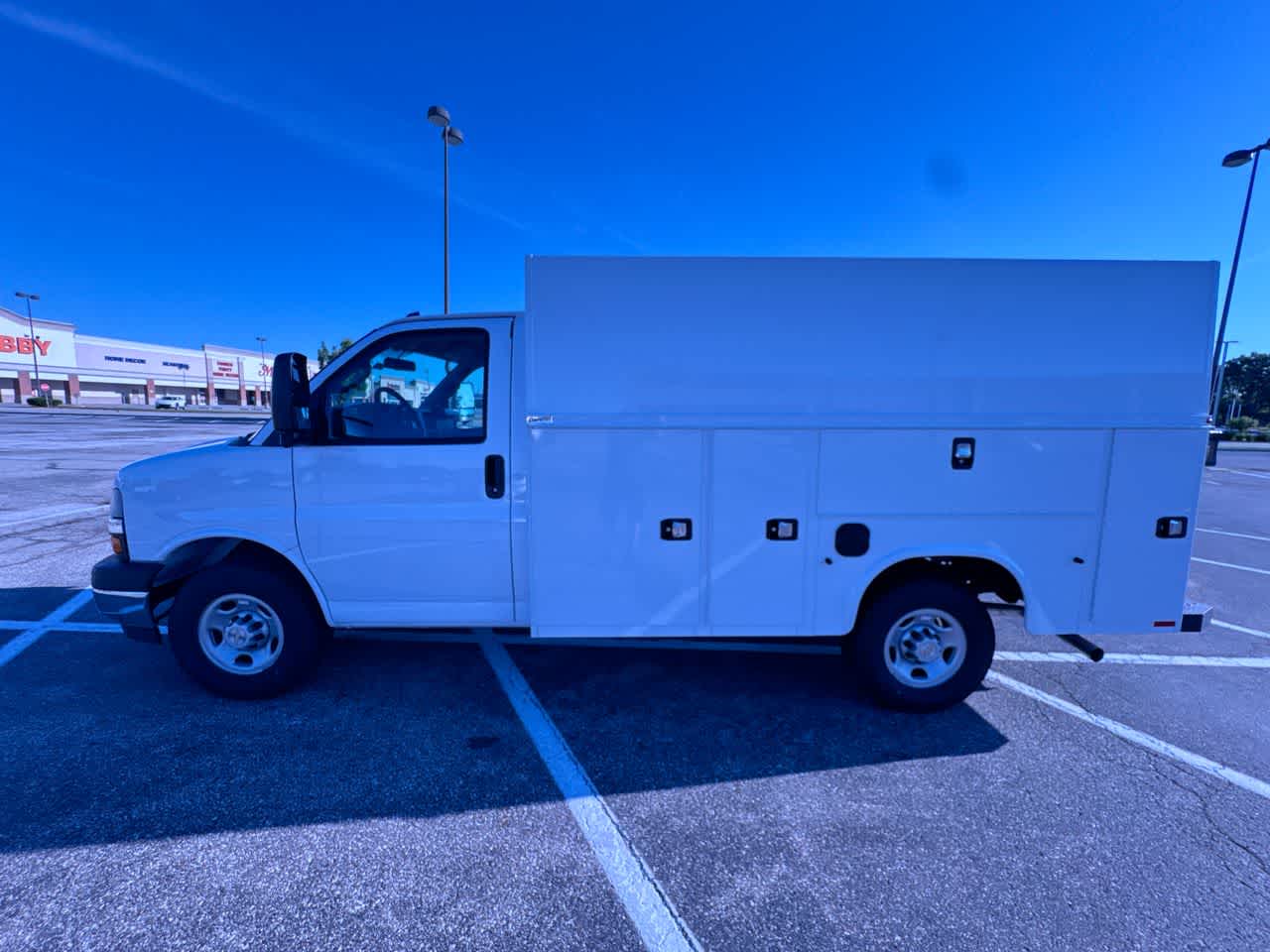 2026 Chevrolet Express Cutaway 3500 1WT