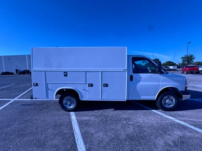 2026 Chevrolet Express Cutaway 3500 1WT