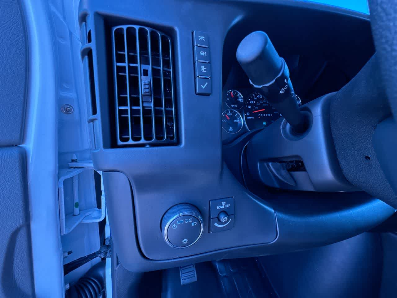 2026 Chevrolet Express Cutaway 3500 1WT