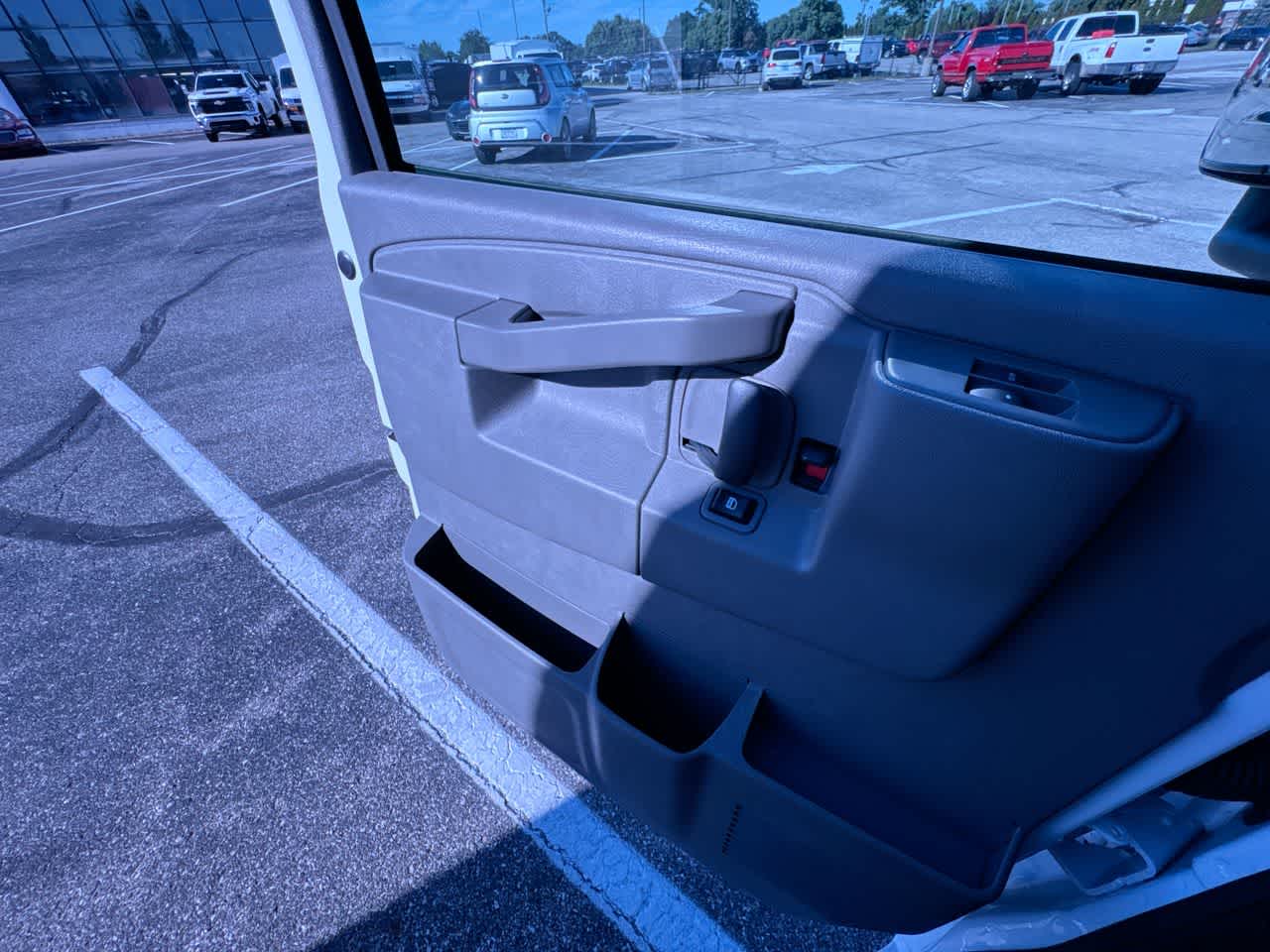 2026 Chevrolet Express Cutaway 3500 1WT