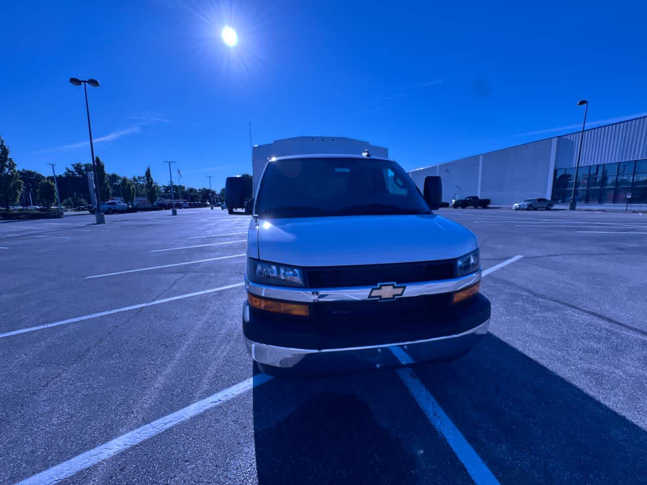 2026 Chevrolet Express Cutaway 3500 1WT
