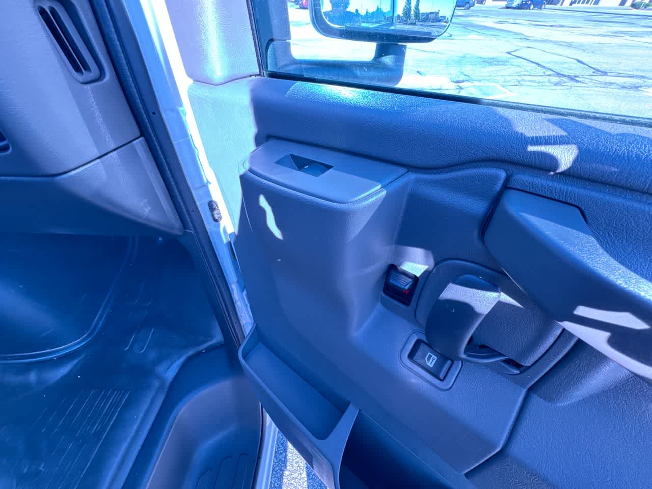 2026 Chevrolet Express Cutaway 3500 1WT