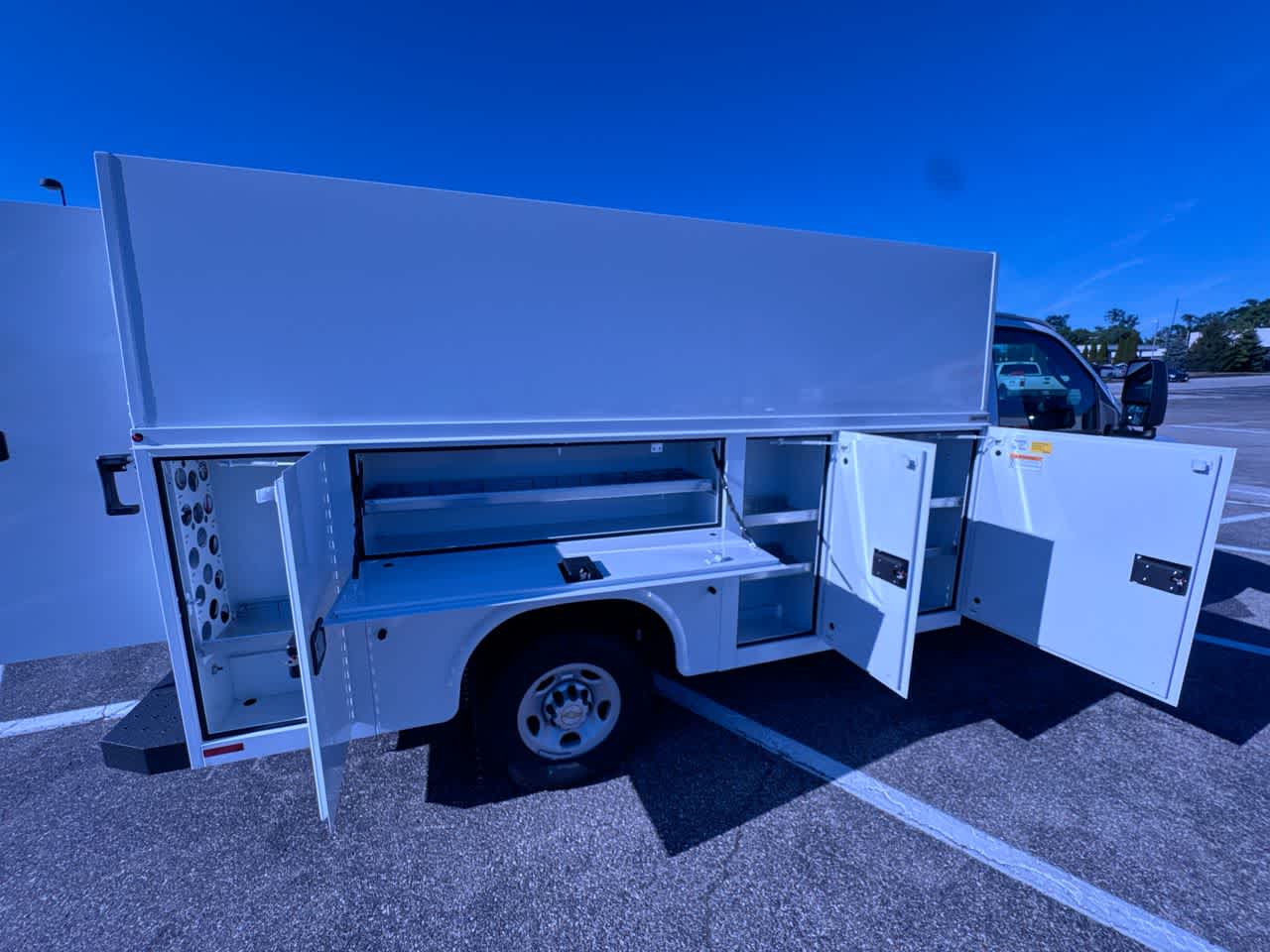2026 Chevrolet Express Cutaway 3500 1WT