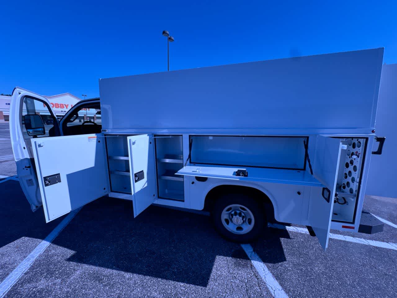 2026 Chevrolet Express Cutaway 3500 1WT