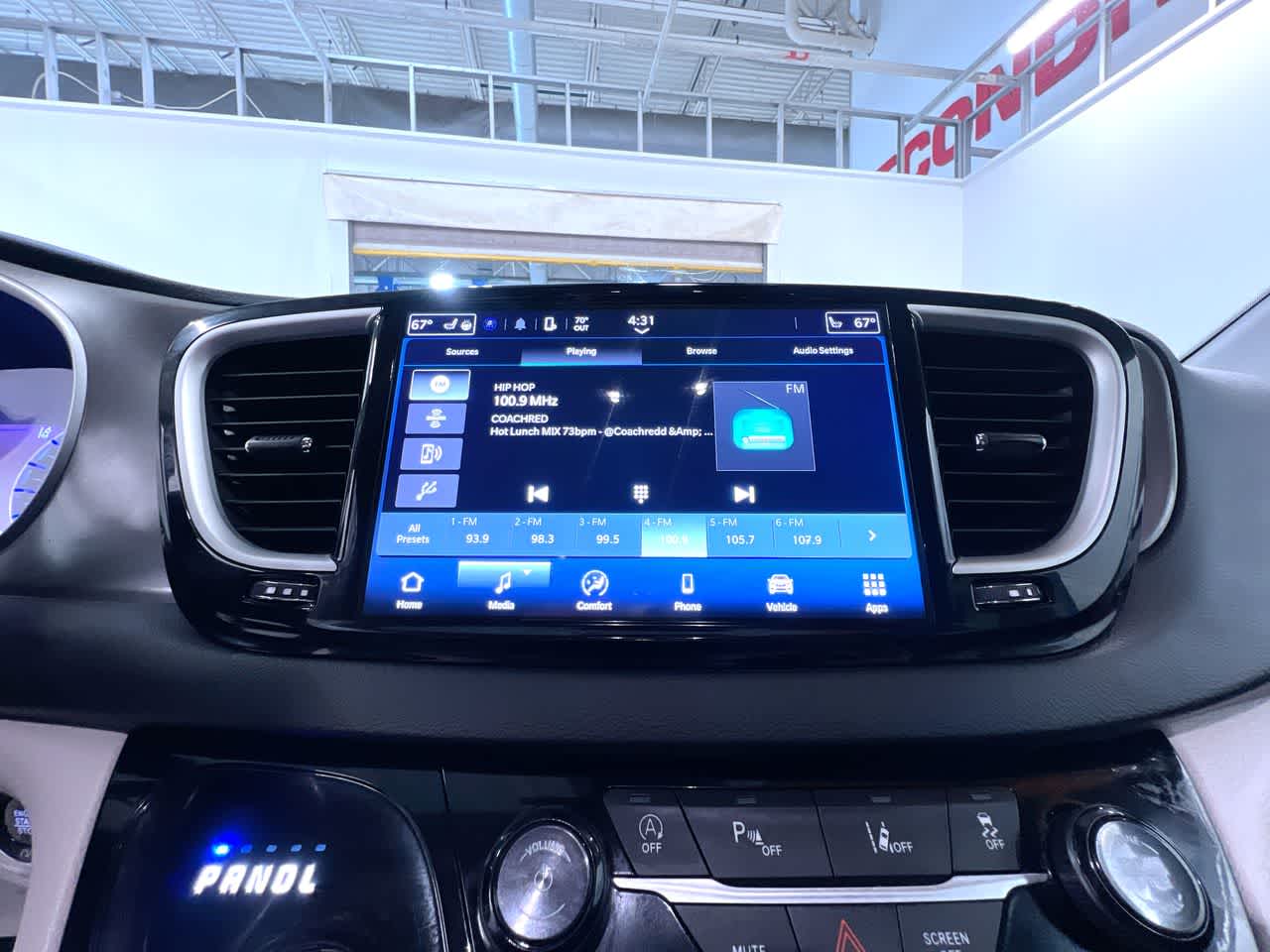 2024 Chrysler Pacifica Touring L