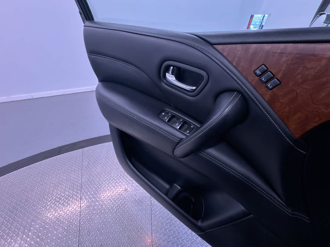 2019 INFINITI QX80 LUXE