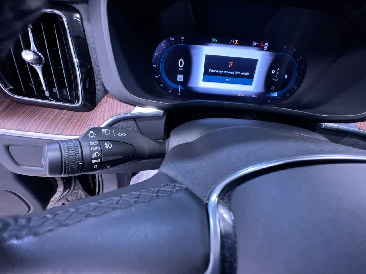 2023 Volvo XC60 Plus Dark Theme