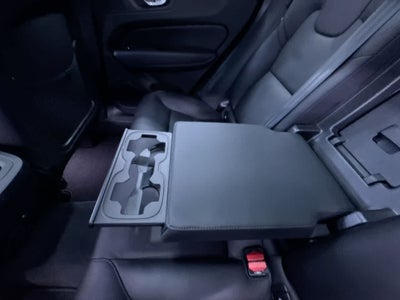 2023 Volvo XC60 Plus Dark Theme