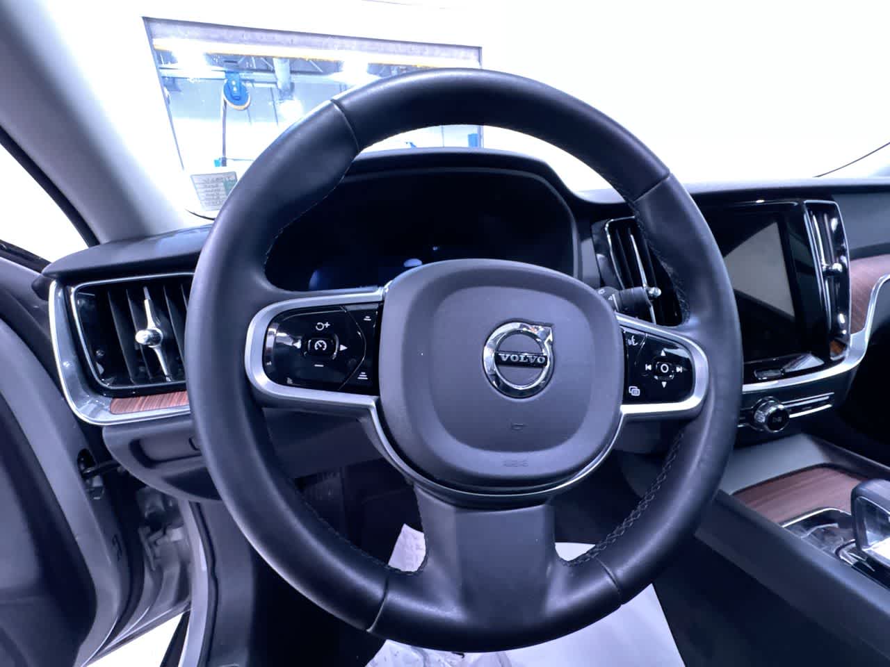 2025 Volvo V60 Cross Country Plus