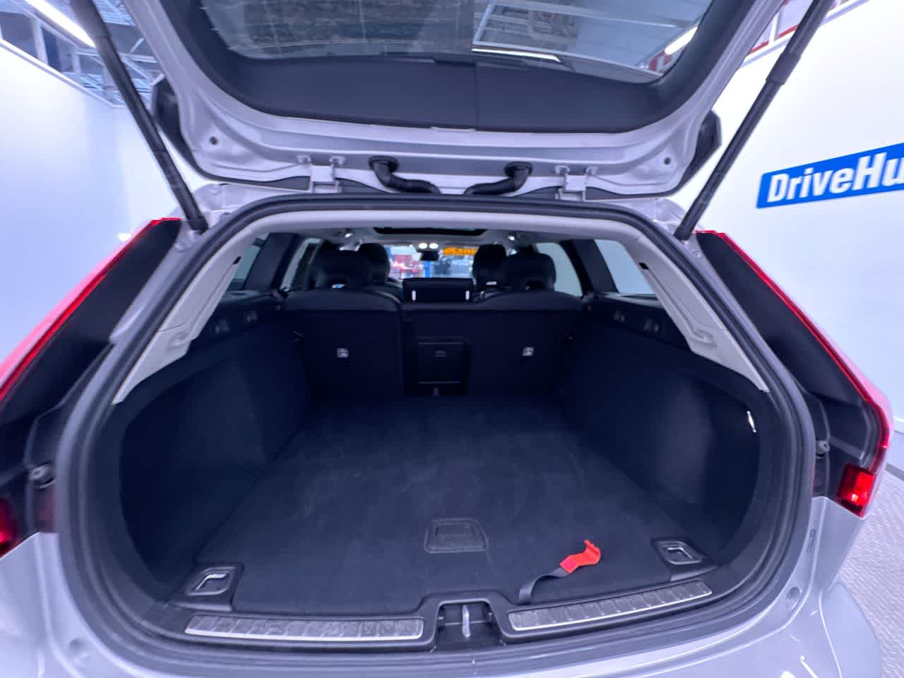 2025 Volvo V60 Cross Country Plus