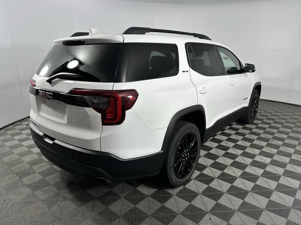 2022 GMC Acadia SLE