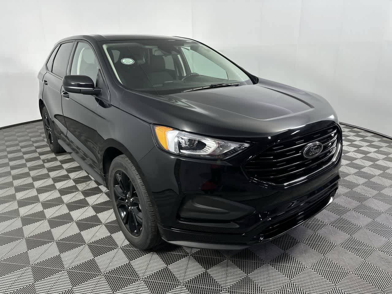 2022 Ford Edge SE