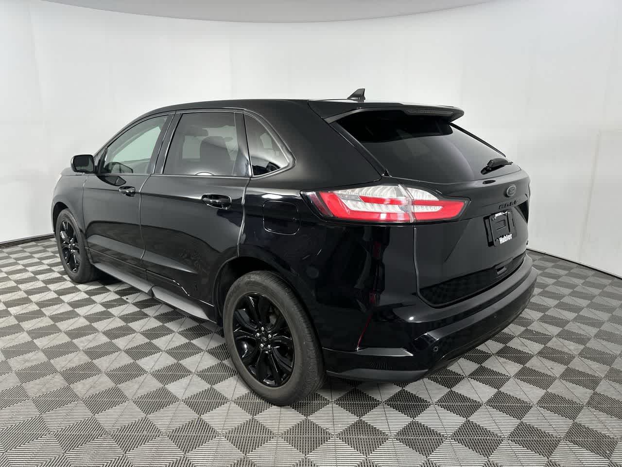 2022 Ford Edge SE