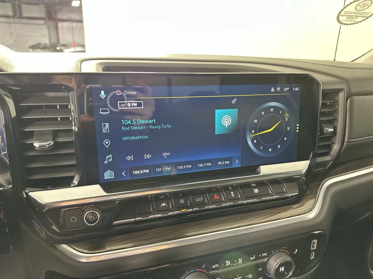 2025 Chevrolet Silverado 1500 LT