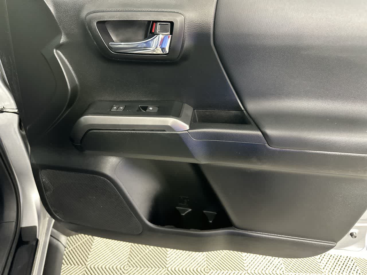 2020 Toyota Tacoma 4WD SR5