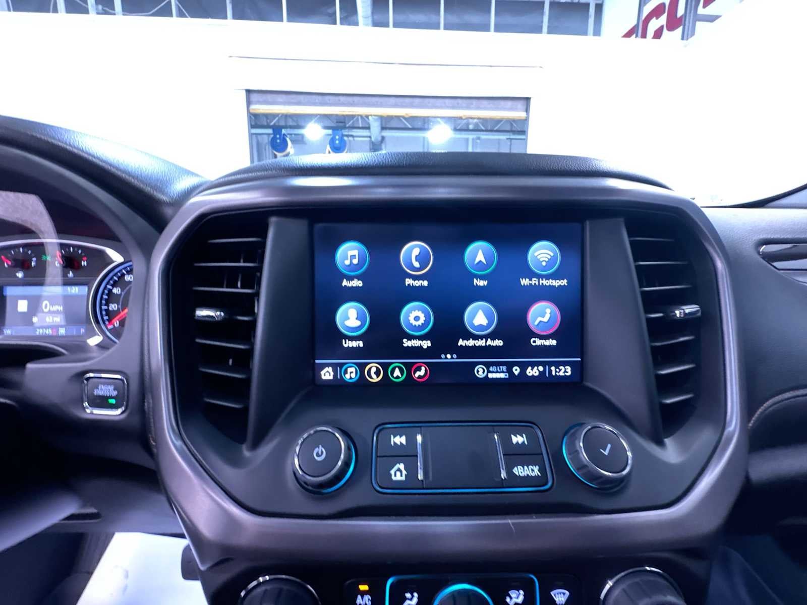 2023 GMC Acadia AT4