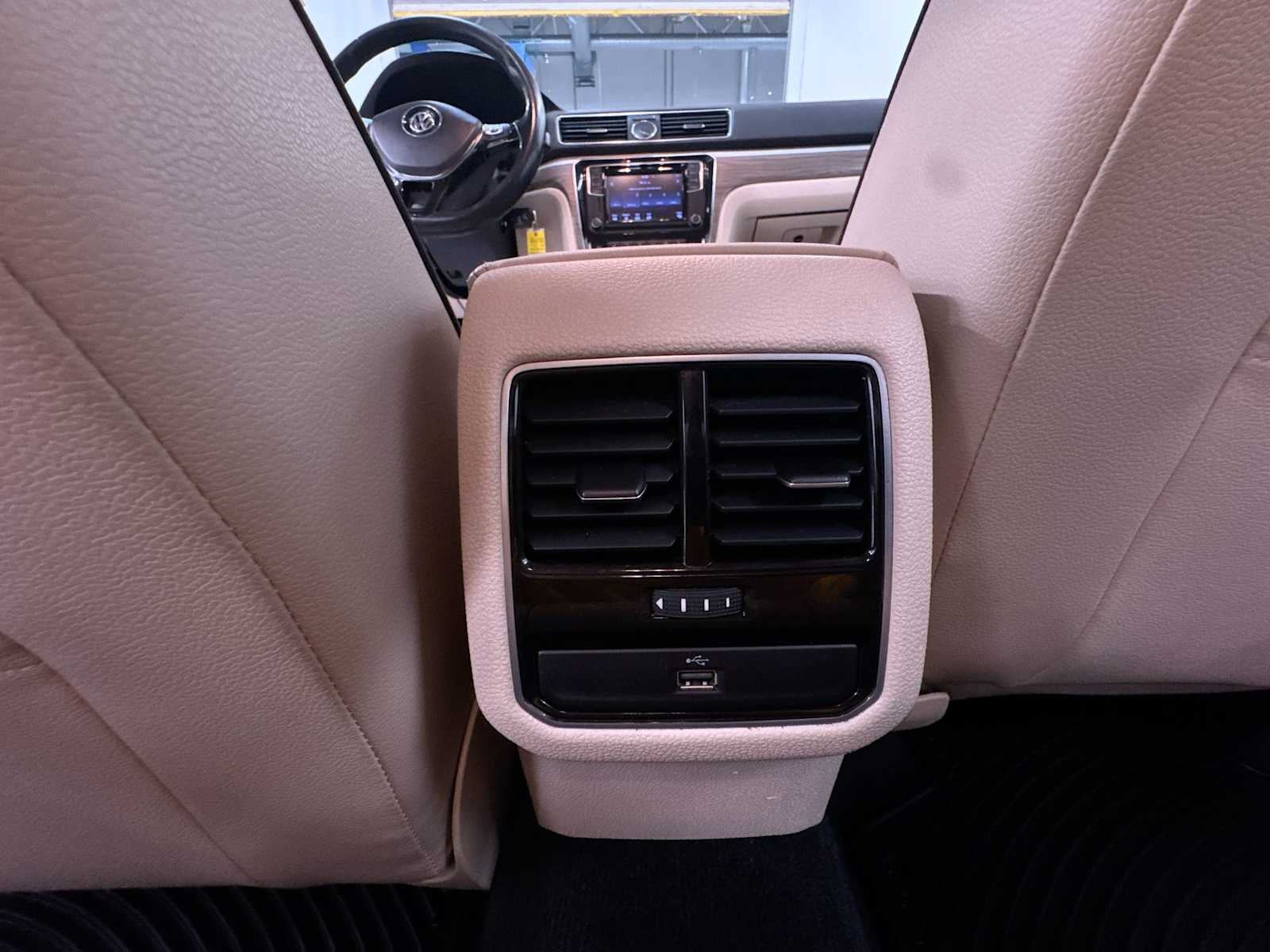 2016 Volkswagen Passat 1.8T SE