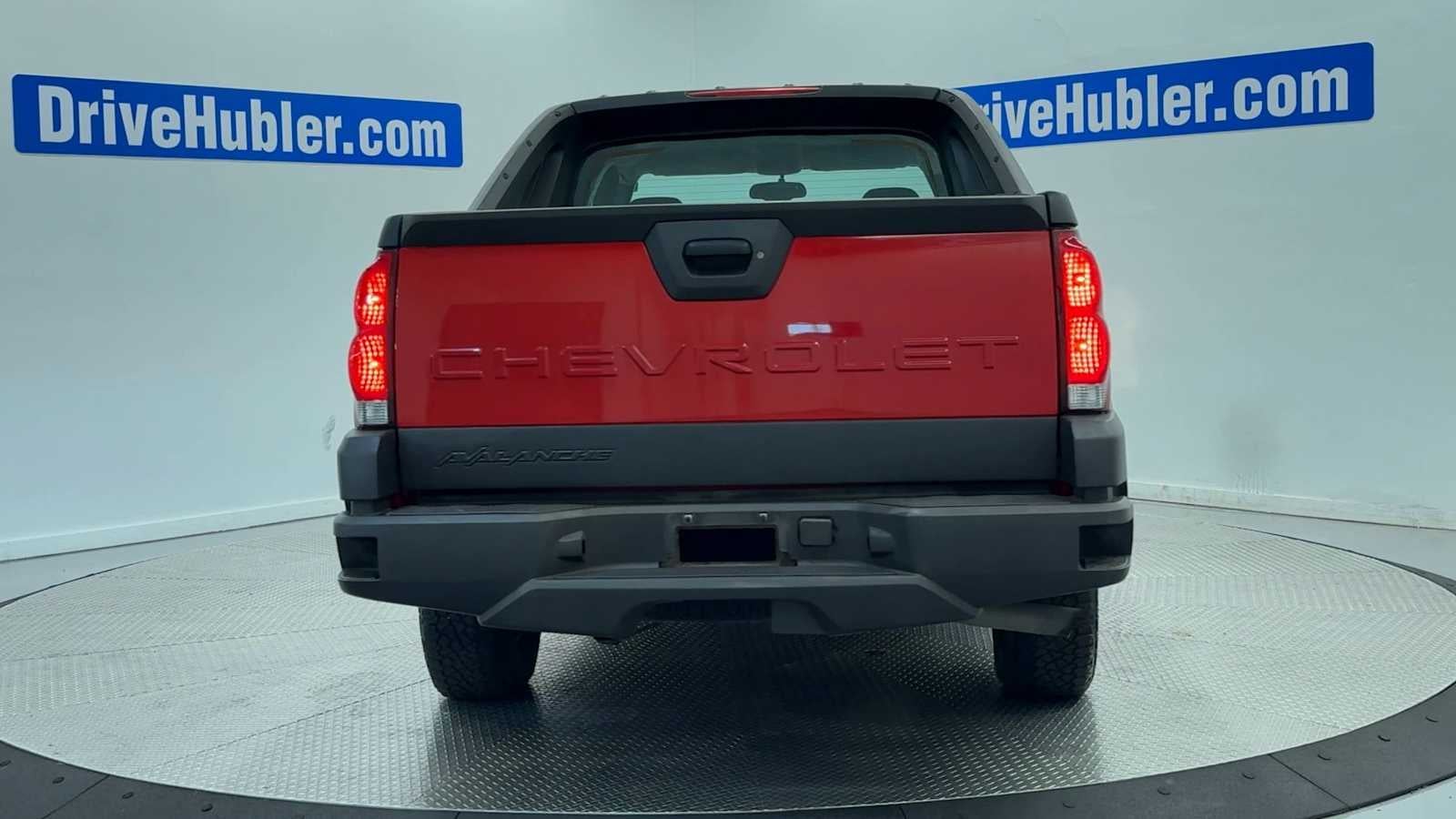 2004 Chevrolet Avalanche 1500 5dr Crew Cab 130" WB 4WD