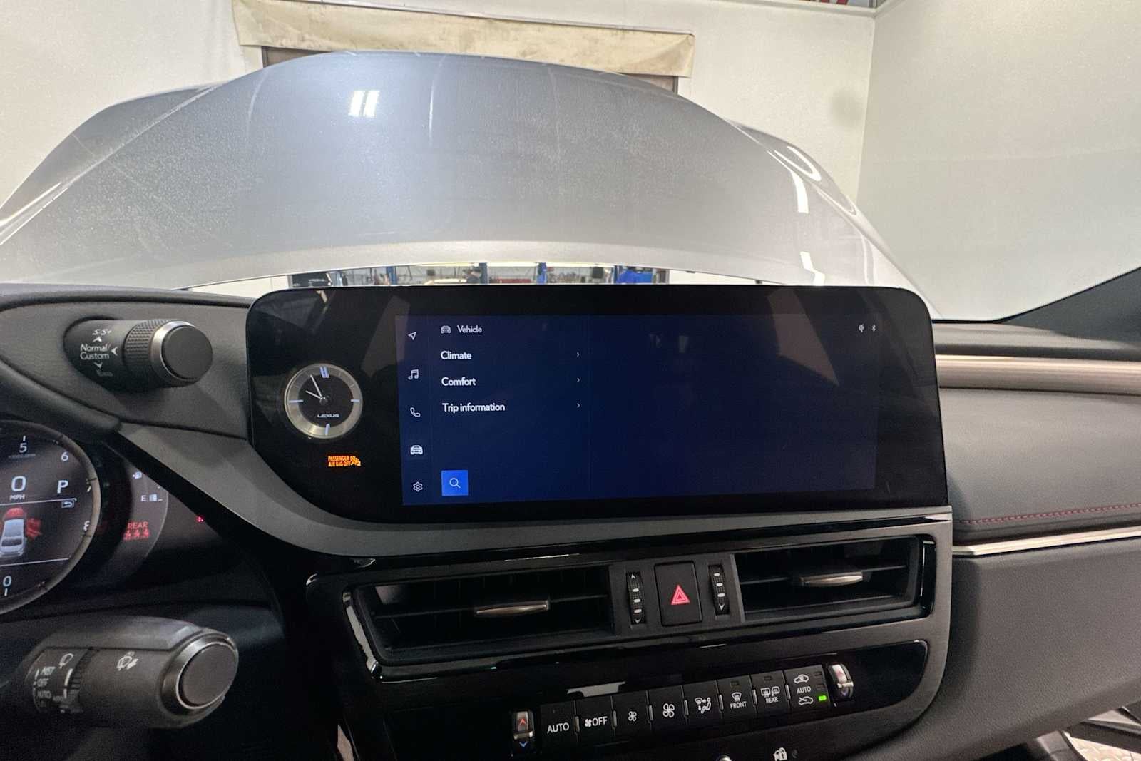 2023 Lexus ES F SPORT Handling