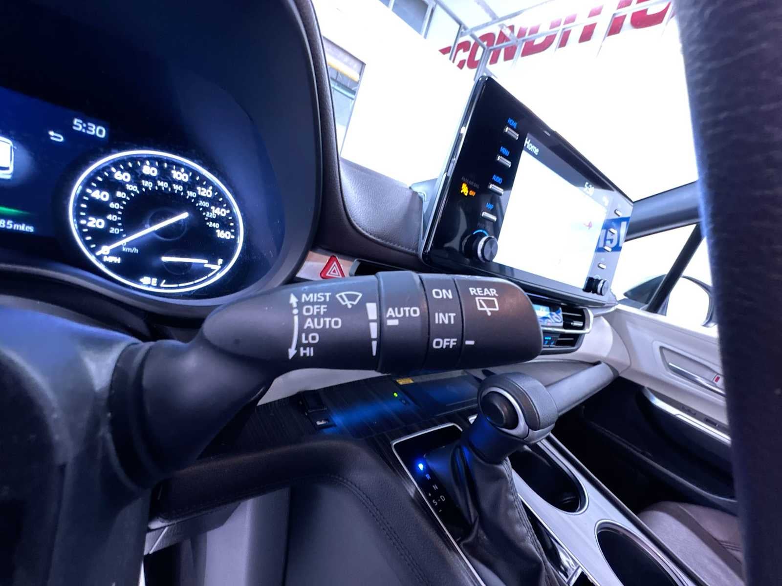 2023 Toyota Sienna Platinum