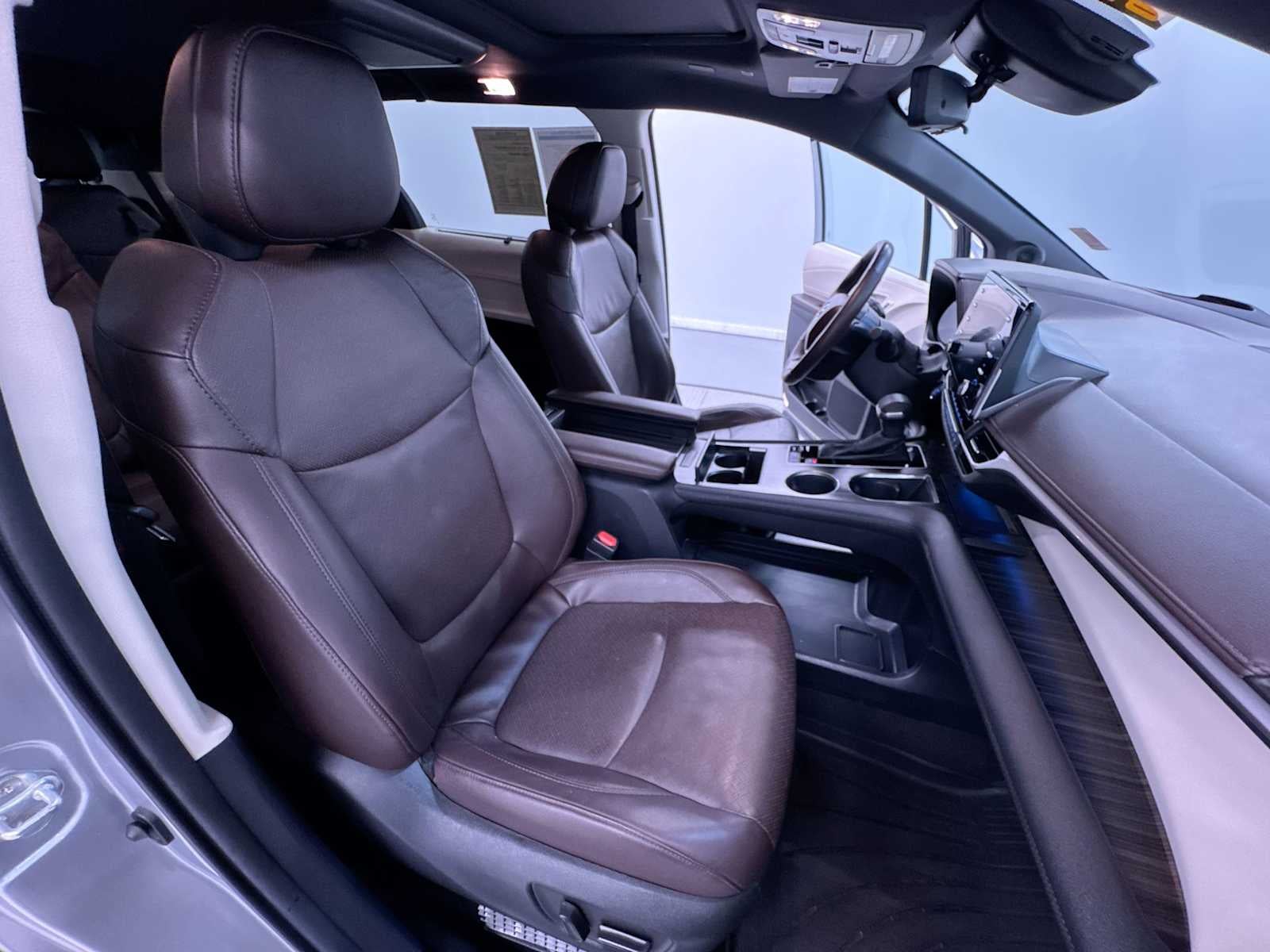 2023 Toyota Sienna Platinum
